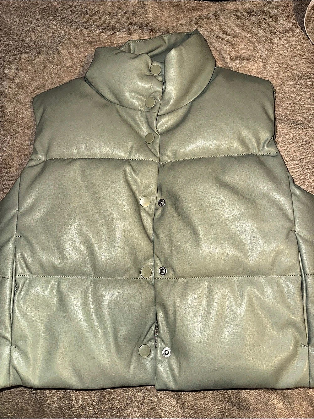 Primark Girls Puffer Vest in Green Size 9-10Y Like New